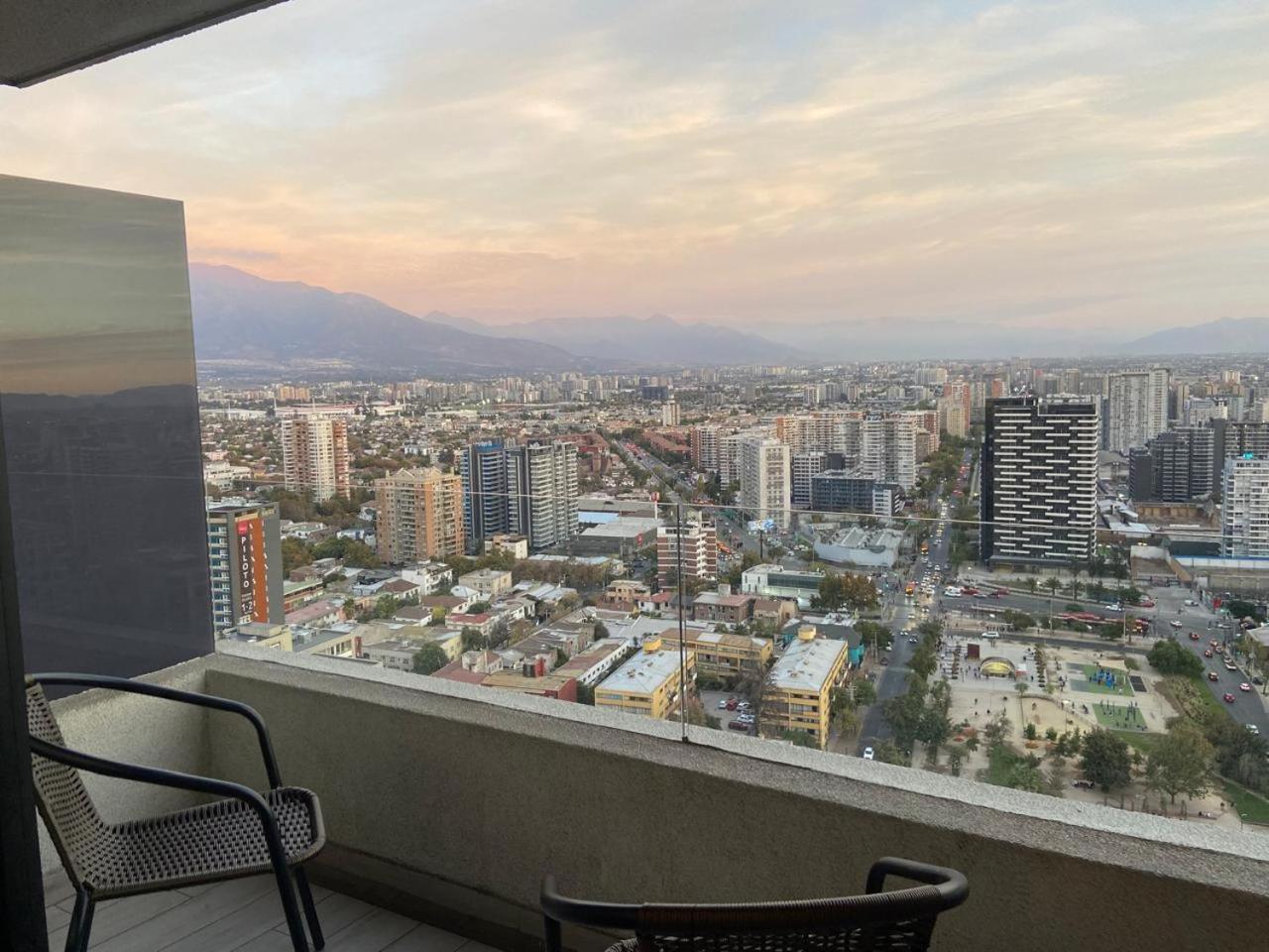 Hermosos Dptos Cercanos A Metro Y Centros Comerciales Santiago de Chile Bagian luar foto